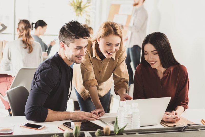 Comment être heureux au travail ?